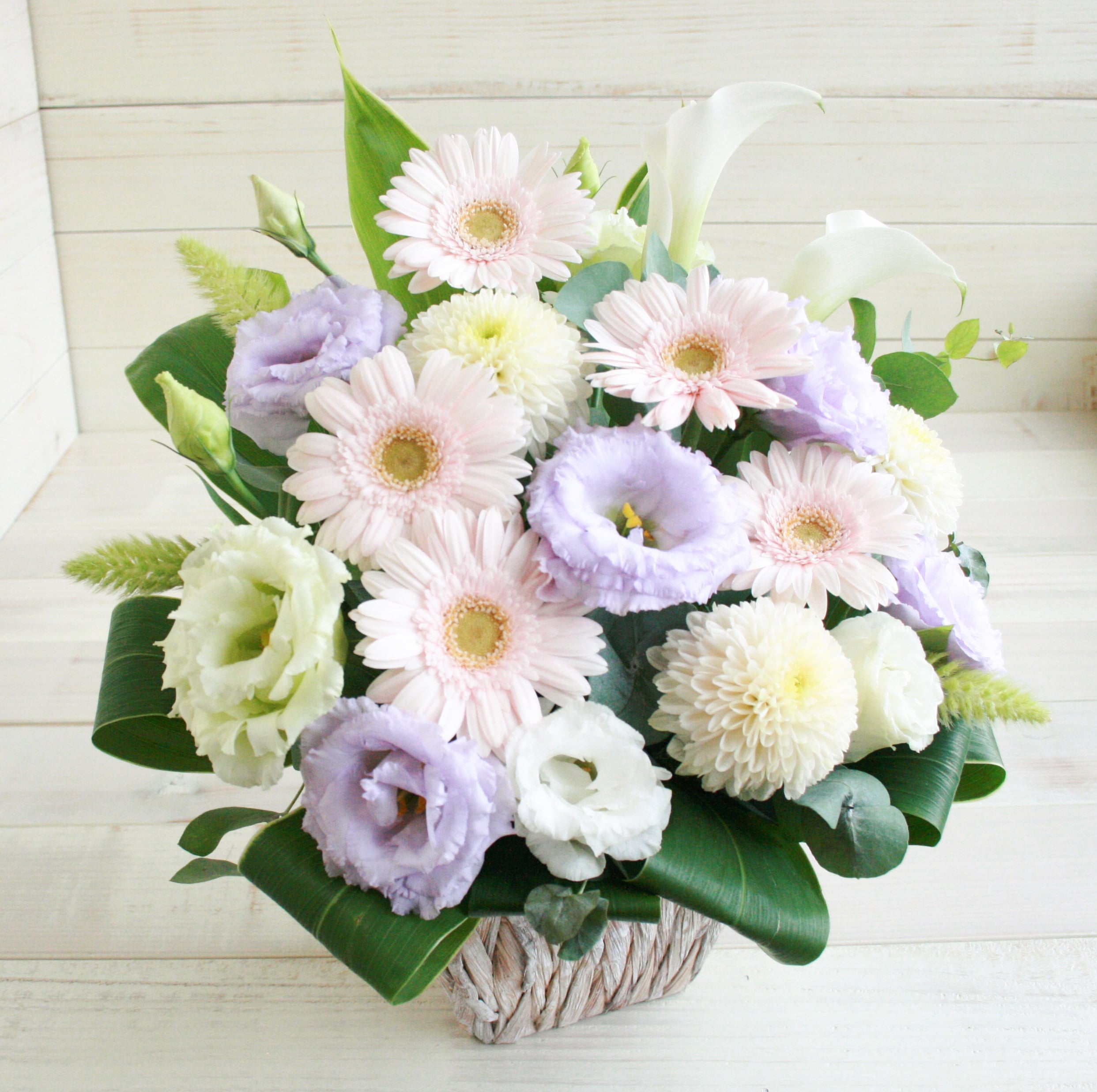 お供えアレンジメントM-淡ピンク系