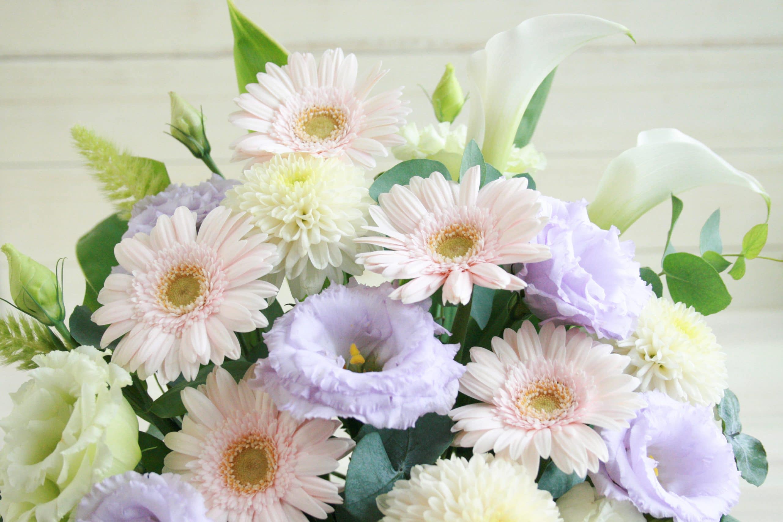 お供えアレンジメントM-淡ピンク系 - 画像 (2)