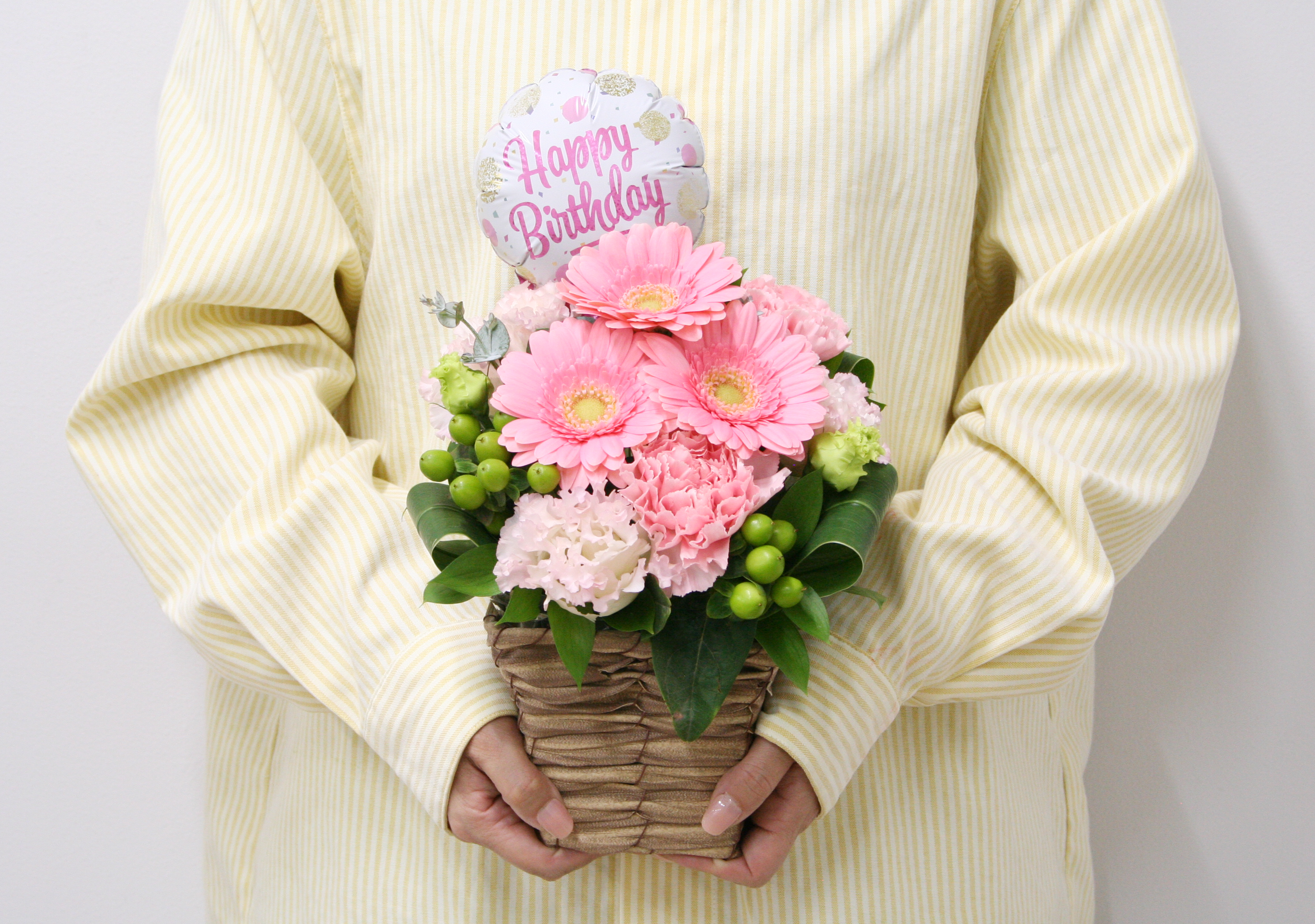 HAPPY BIRTHDAY生花アレンジメント-ピンク系 - 画像 (4)