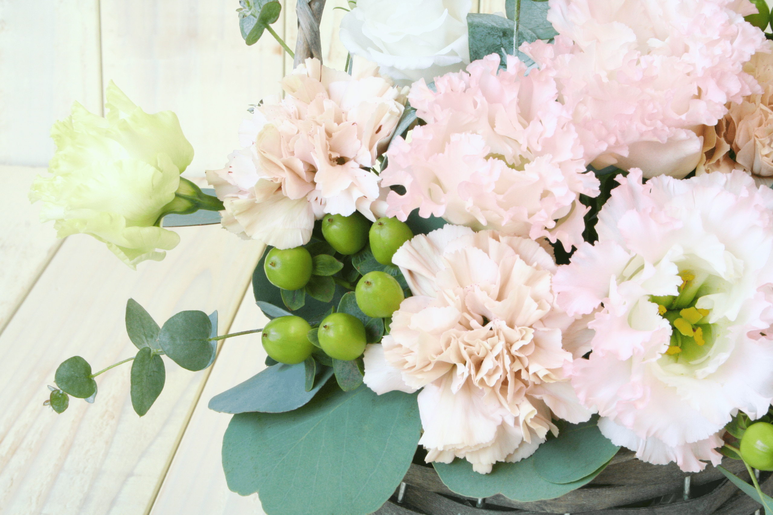 トルコキキョウのバスケットアレンジ 3 トルコキキョウのバスケットアレンジ - 画像 (3)